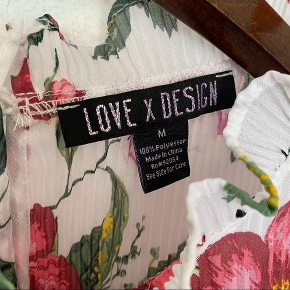 Dramatic Ruffle Sleeve Floral Blouse - Picture 2 of 4